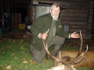 Søren Sørensen med sin første hjort - tillykke med det.