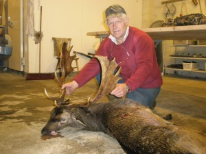 Carlo med sin Dåhjort - TILLYKKE - bare man venter så lykkes det til sidst.